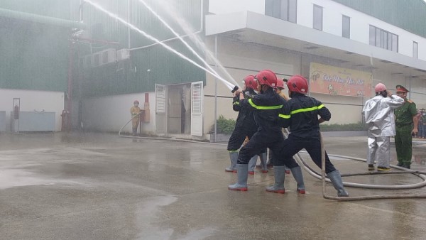 Quảng Ngãi: Thực tập phương án chữa cháy và cứu nạn, cứu hộ tại Chi nhánh Công ty TNHH Mensa Industries