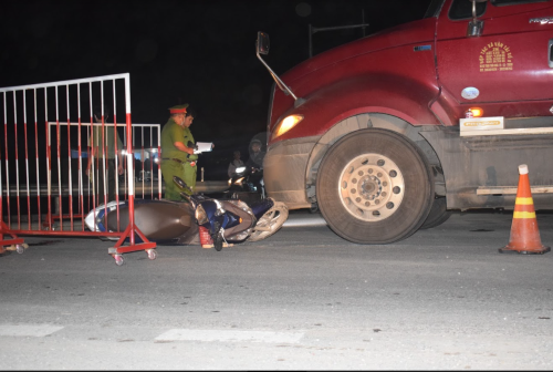 Tư Nghĩa: Xe Container tông với xe mô tô trên đường dẫn cao tốc làm 01 người chết