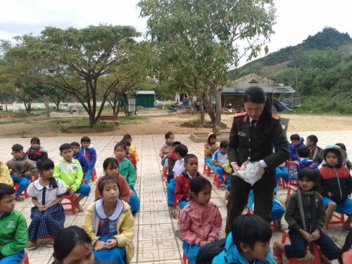Chi đoàn ANND I tổ chức chương trình “tình nguyện mùa đông” tại huyện Sơn Tây
