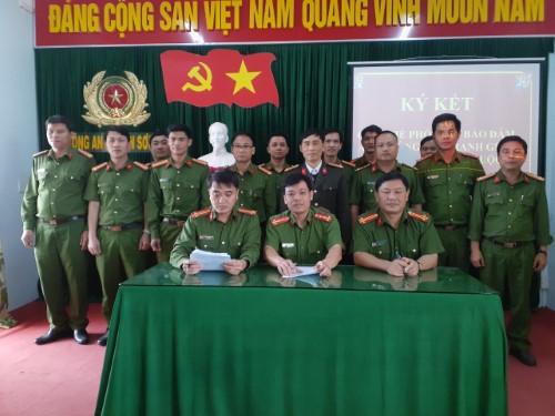 Sơn Tịnh: Tổ chức ký kết quy chế phối hợp bảo đảm an ninh, trật tự địa bàn giáp ranh Công an các xã thuộc huyện Sơn Tịnh