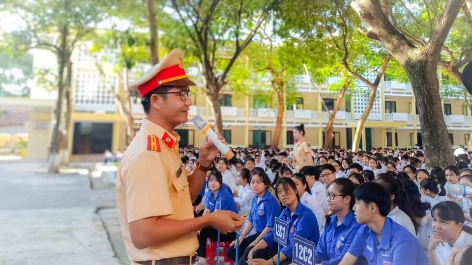 Thành phố Quảng Ngãi: Tổ chức gặp mặt nhân kỷ niệm 75 năm Ngày truyền thống lực lượng Cảnh sát giao thông