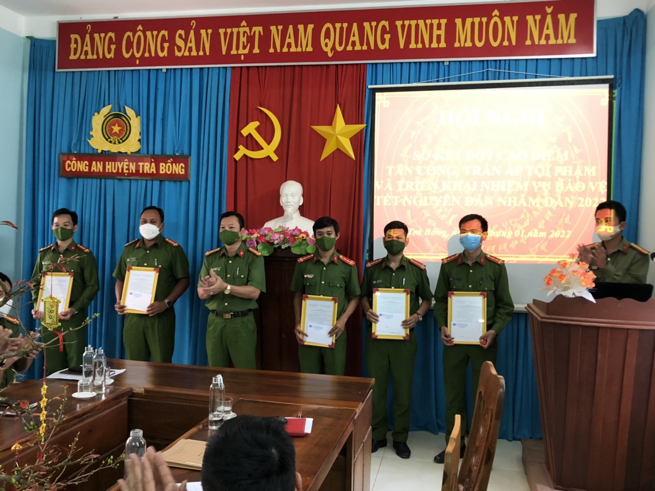 Công an huyện Trà Bồng sơ kết 45 ngày thực hiện đợt cao điểm tấn công, trấn áp tội phạm và triển khai nhiệm vụ bảo vệ Tết Nguyên đán Nhâm Dần 2022