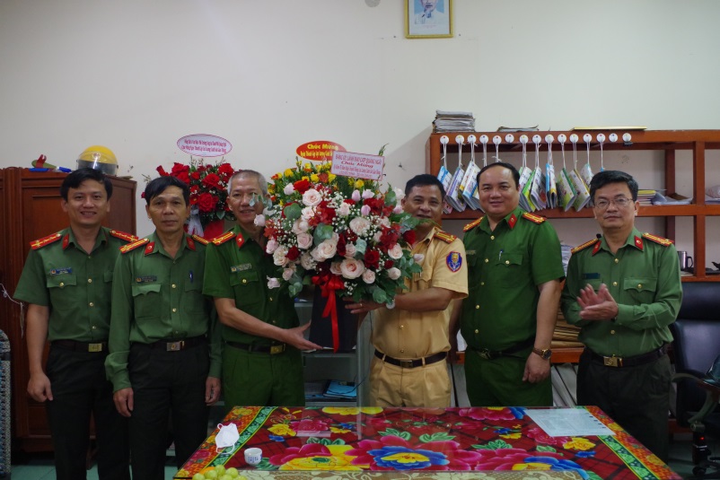 Thành phố Quảng Ngãi: Chúc mừng kỷ niệm 76 năm Ngày truyền thống lực lượng Cảnh sát giao thông