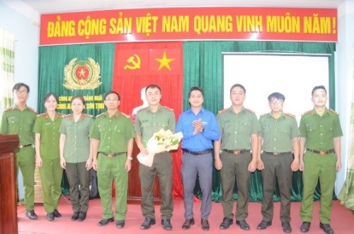 Đoàn Thanh niên Công an huyện Sơn Tịnh ra mắt Câu lạc bộ “Ngân hàng máu sống”