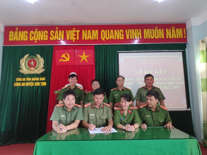 Đảng ủy Công an huyện Sơn Tịnh phát động phong trào thi đua xây dựng “Chi bộ bốn tốt”, “Đảng bộ cơ sở bốn tốt” giai đoạn 2022 - 2027