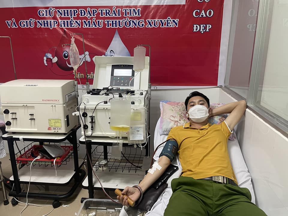Cán bộ, chiến sĩ Công an huyện Sơn Tịnh hiến máu cứu người