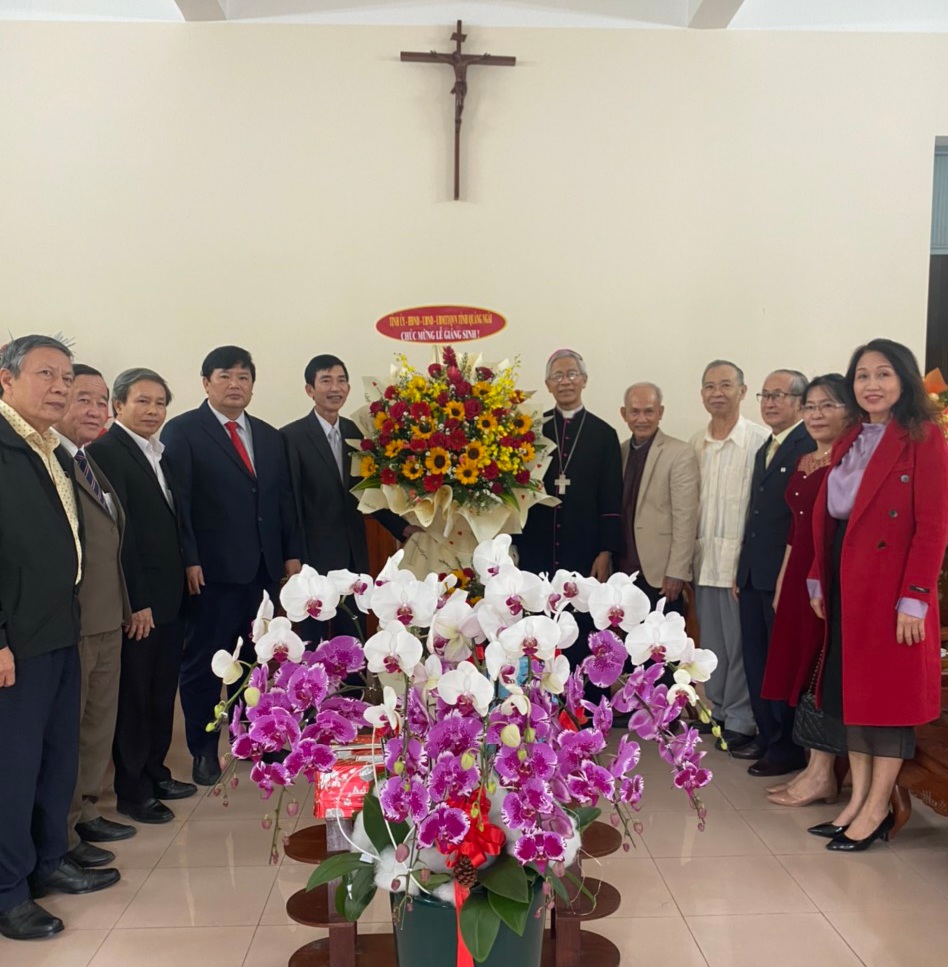 Lãnh đạo tỉnh Quảng Ngãi thăm, chúc mừng Lễ Giáng sinh Tòa giám mục Quy Nhơn