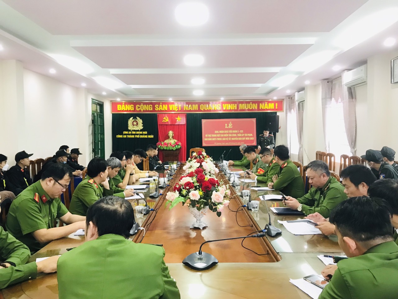 Thành phố Quảng Ngãi: Tổ chức Lễ giao, nhận cán bộ, chiến sĩ Tiểu đoàn 3 – E23 hỗ trợ trong đợt cao điểm tấn công, trấn áp tội phạm