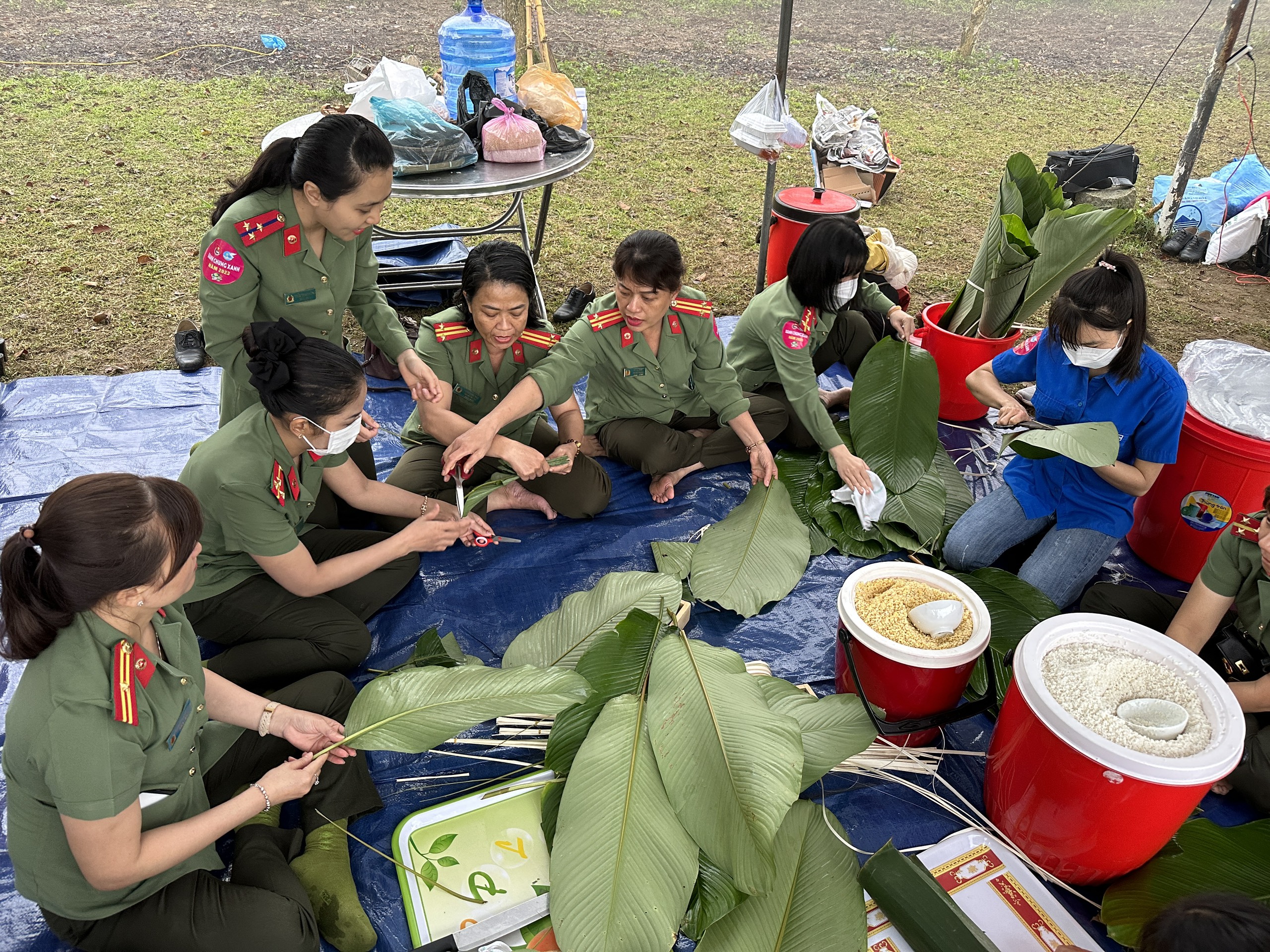 Đoàn Thanh niên, Hội Phụ nữ Công an tỉnh tổ chức “Ngày hội Bánh chưng xanh” năm 2023
