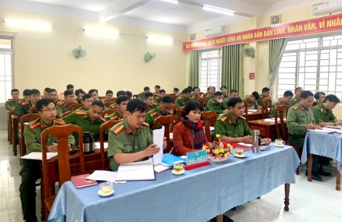Đảng ủy Công an huyện Sơn Tây tổ chức sinh hoạt chính trị đợt I/2023