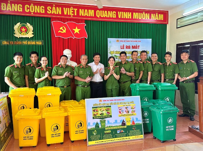 Công an thành phố Quảng Ngãi ra mắt mô hình phân loại chất thải rắn sinh hoạt tại nguồn