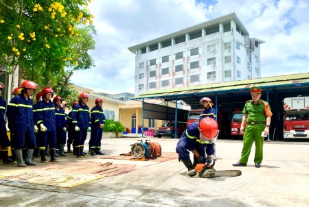 Kiểm tra công tác thường trực chữa cháy, cứu nạn, cứu hộ