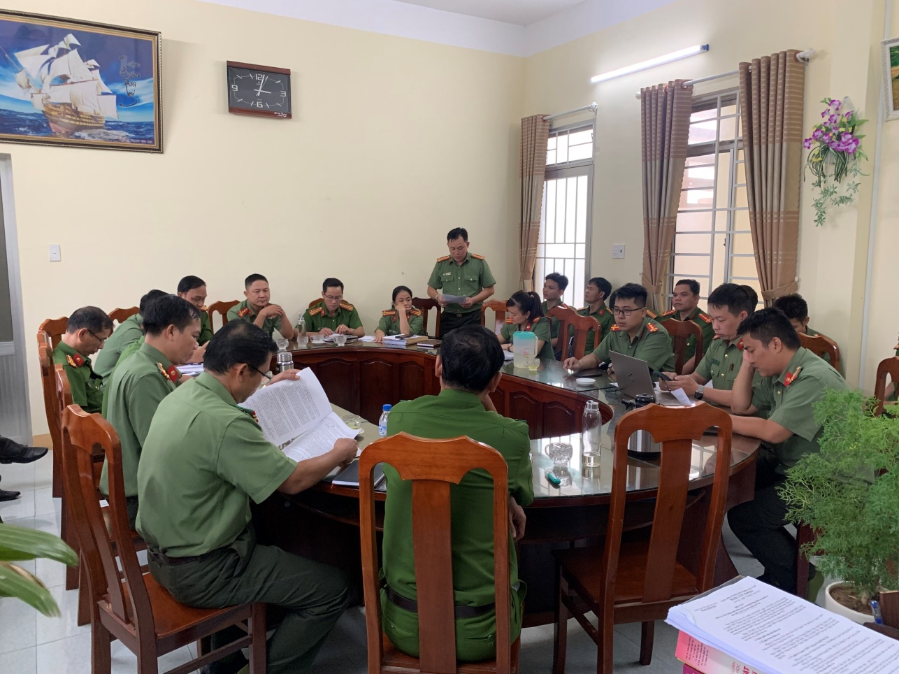 Công an tỉnh kiểm tra công tác hồ sơ nghiệp vụ tại Công an huyện Sơn Tây