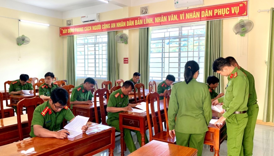 Công an tỉnh kiểm tra chất lượng Cảnh sát khu vực tại Công an huyện Sơn Tây