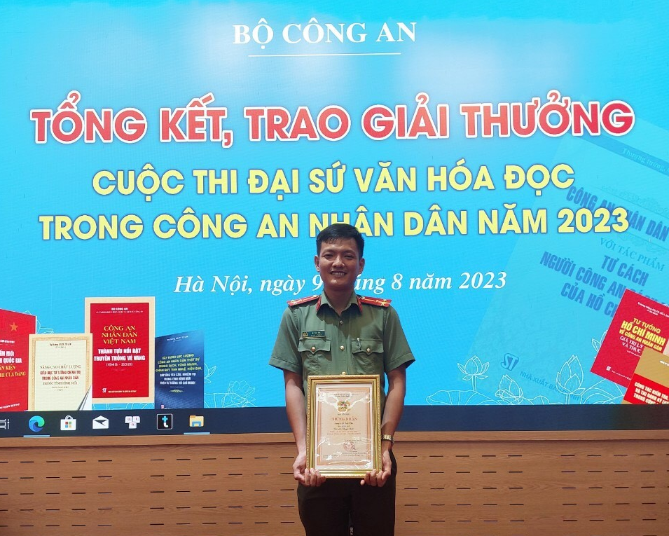 Cán bộ Công an tỉnh Quảng Ngãi đạt giải trong cuộc thi “Đại sứ văn hóa đọc trong Công an nhân dân năm 2023”
