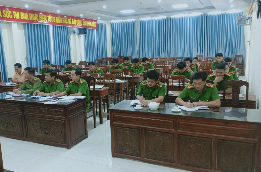 Đảng ủy Công an huyện Mộ Đức tổ chức quán triệt Nghị quyết số 12 của Tỉnh ủy Quảng Ngãi