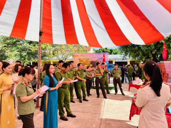 Quảng Ngãi: Sôi nổi ngày hội sách trong Công an tỉnh