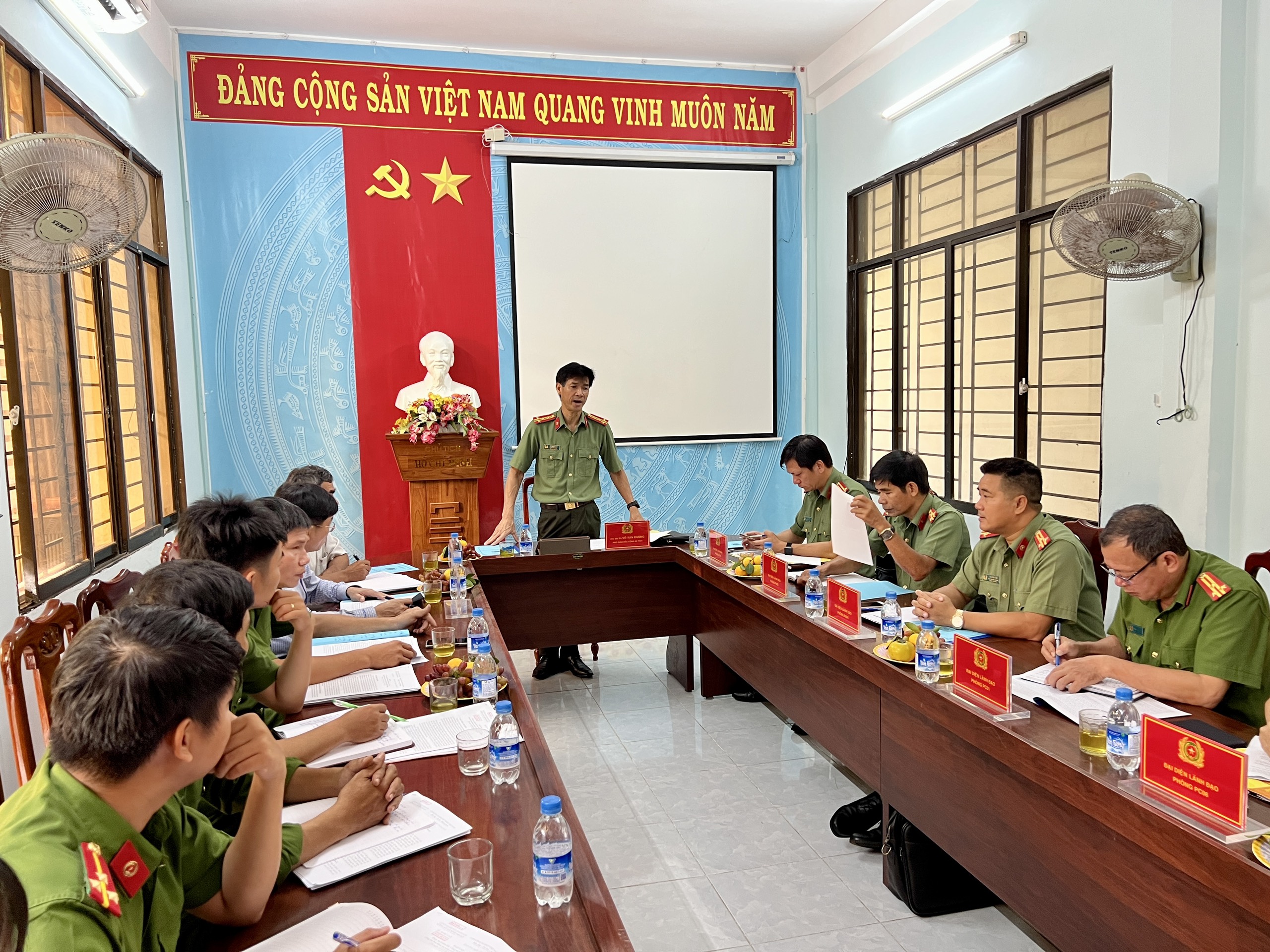 Giám đốc Công an tỉnh kiểm tra công tác bảo đảm an ninh, trật tự tại xã Bình Thuận, huyện Bình Sơn