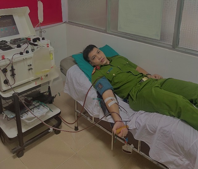 Tuổi trẻ Công an huyện Sơn Tịnh kịp thời hiến máu cứu người