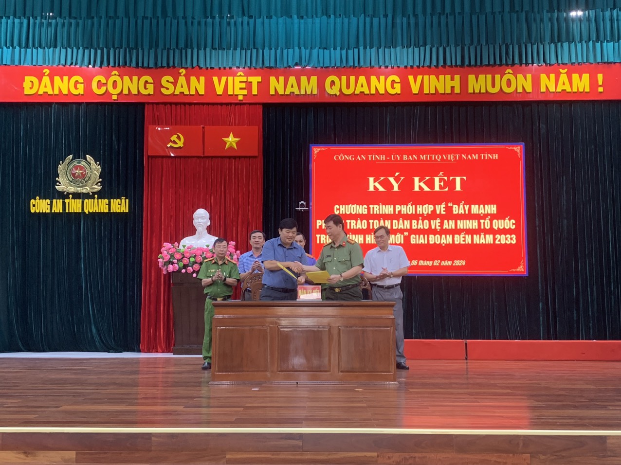 Ký kết chương trình phối hợp giữa Công an tỉnh với Ủy ban Mặt trận Tổ quốc Việt Nam và các tổ chức thành viên về “đẩy mạnh phong trào toàn dân bảo vệ an ninh Tổ quốc trong tình hình mới” giai đoạn đến năm 2033