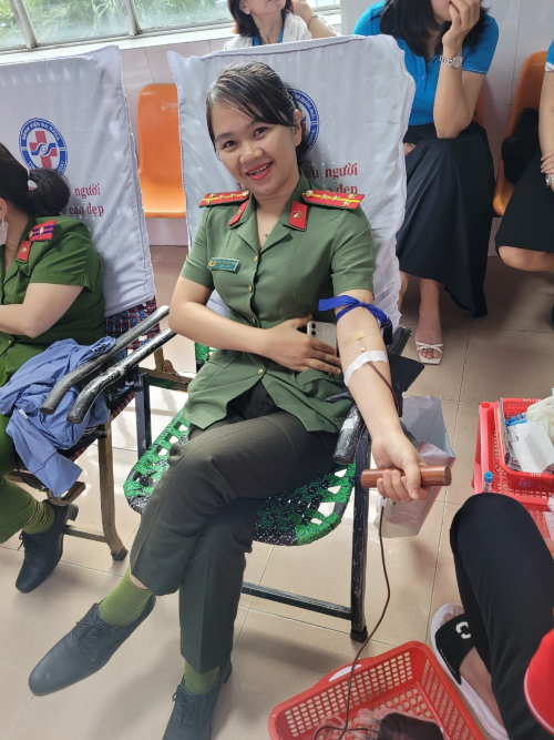 Hội Phụ nữ Phòng Tham mưu tích cực hiến máu cứu người