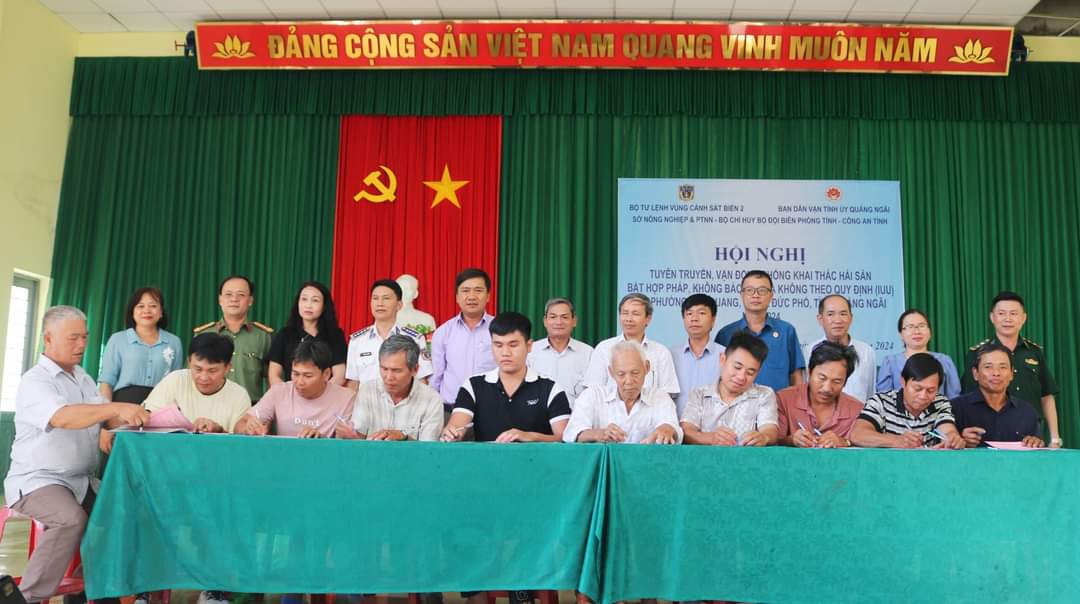 Tuyên truyền chống khai thác IUU cho ngư dân phường Phổ Quang