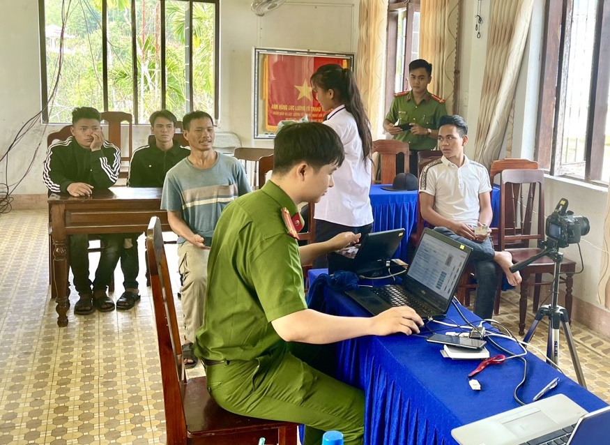 Trà Bồng: Quyết liệt triển khai thực hiện đợt cao điểm thu nhận hồ sơ cấp tài khoản Định danh điện tử