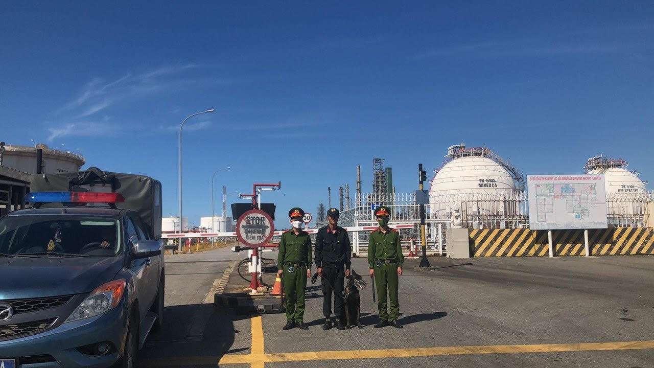 Vinh dự và tự hào gắn liền với trách nhiệm của những chiến sĩ Trung đội Cảnh sát vũ trang bảo vệ Nhà máy lọc dầu Dung Quất