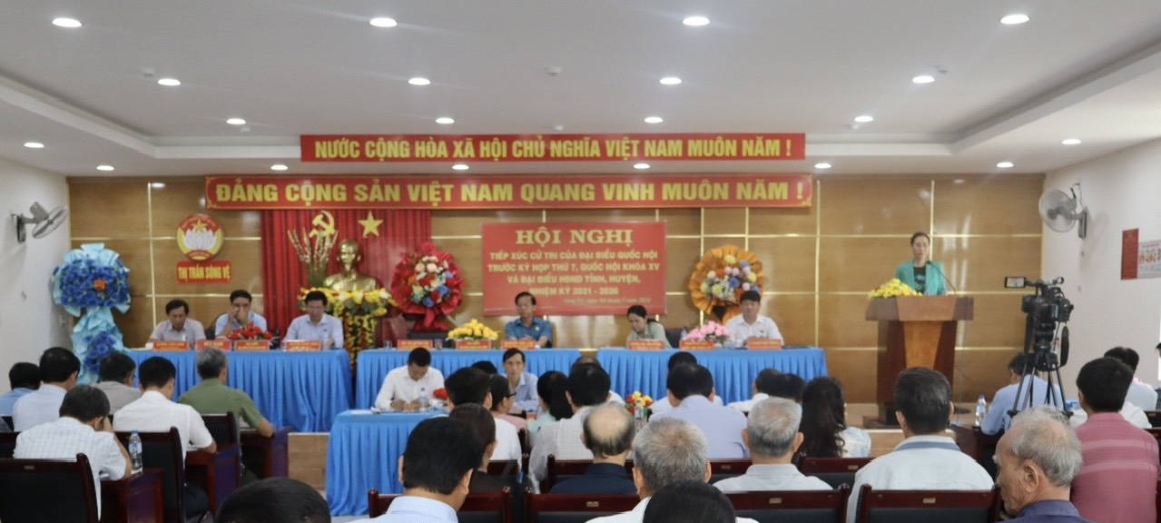 Đoàn ĐBQH tỉnh, Tổ đại biểu HĐND tỉnh và HĐND huyện Tư Nghĩa tiếp xúc cử tri thị trấn Sông Vệ