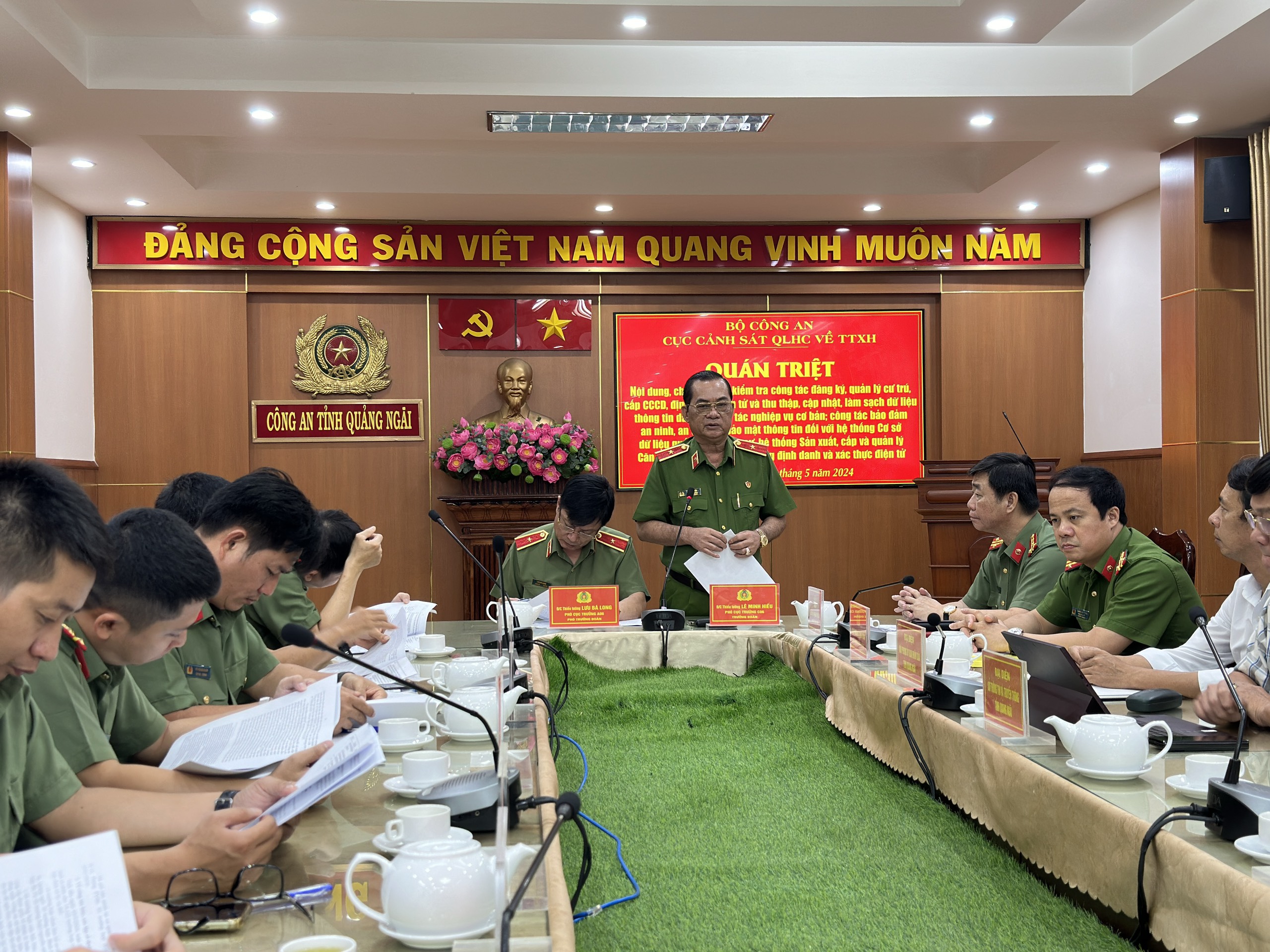 Đoàn Công tác Cục Cảnh sát QLHC về TTXH, Bộ Công an làm việc tại Công an tỉnh Quảng Ngãi