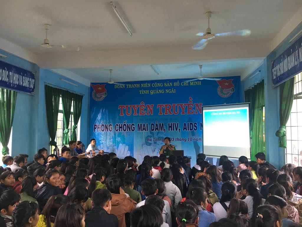 ​Công an huyện Ba Tơ tuyên truyền về công tác phòng, chống mại dâm, HIV/AIDS