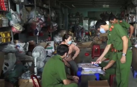 Bình Sơn: phát hiện cơ sở kinh doanh phụ tùng mô tô các loại trái phép