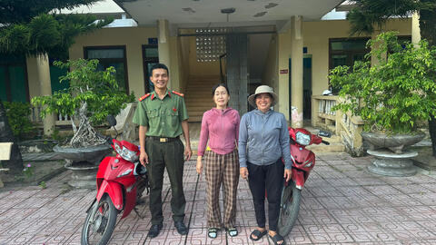Công an xã Đông Sơn xác minh, tìm lại xe máy bị lấy nhầm cho công dân