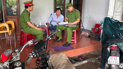 Công an xã Nguyễn Nghiêm tăng cường kiểm tra, tuyên truyền tại các cơ sở thu mua xe phế liệu
