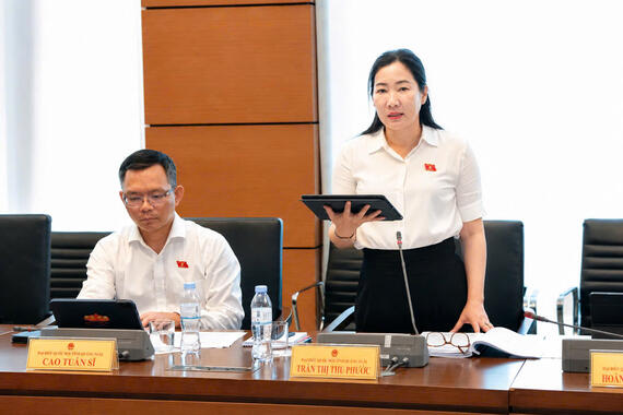 Đại biểu Quốc hội Trần Thị Thu Phước đề xuất nhiều giải pháp hoàn thiện chính sách hải quan, quốc phòng, quân sự