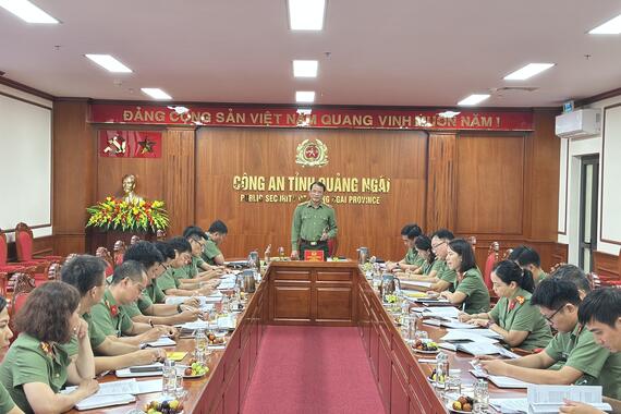 GIÁM ĐỐC CÔNG AN TỈNH HỌP ĐÁNH GIÁ TRIỂN KHAI NGHỊ QUYẾT VỀ CÔNG TÁC TỔ CHỨC, CÁN BỘ