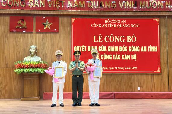 Giám đốc Công an tỉnh công bố quyết định về công tác cán bộ tại Phòng Cảnh sát quản lý hành chính về trật tự xã hội và Phòng Cảnh sát phòng cháy, chữa cháy và cứu nạn, cứu hộ