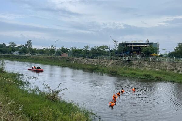 Trái tim người lính cứu nạn, cứu hộ