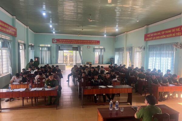 Công an xã Đăk Hà tăng cường công tác tuyên truyền, phổ biến, giáo dục pháp luật cho các đối tượng, thanh thiếu niên có điều kiện, khả năng vi phạm pháp luật trên địa bàn xã