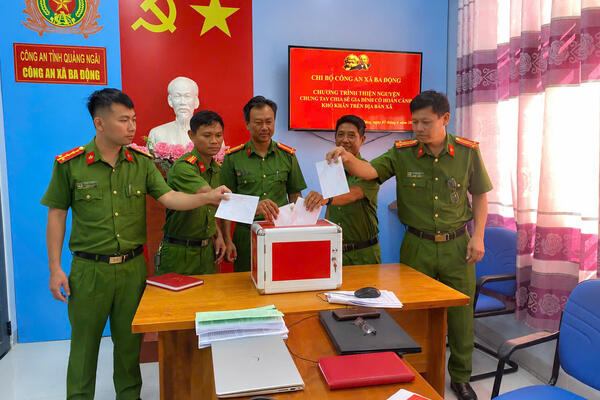 Nghĩa tình của Chi bộ Công an xã Ba Động: Chung tay lo hậu sự cho người dân có hoàn cảnh đặc biệt khó khăn