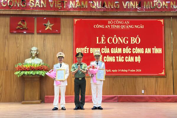 Giám đốc Công an tỉnh công bố quyết định về công tác cán bộ tại Phòng Cảnh sát quản lý hành chính về trật tự xã hội và Phòng Cảnh sát phòng cháy, chữa cháy và cứu nạn, cứu hộ