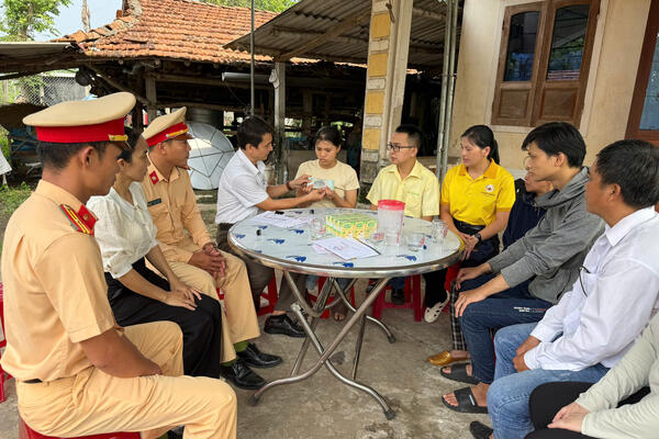 Phòng Cảnh sát giao thông chung tay hỗ trợ gia đình có hoàn cảnh khó khăn