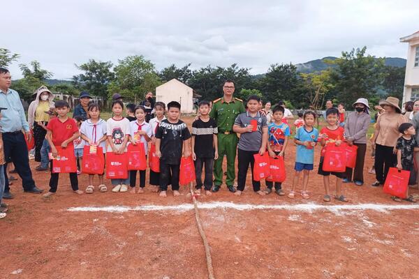 Tết Trung thu biên cương 2026: Gần dân từ những điều nhỏ bé