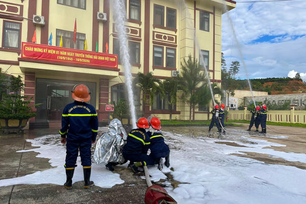 Thực tập phương án chữa cháy và cứu nạn, cứu hộ tại Trụ sở Hải quan Cửa khẩu quốc tế Bờ Y