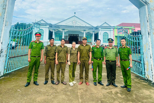 Công an xã Thiện Tín bảo đảm an ninh, trật tự buổi tiếp xúc cử tri của đại biểu HĐND tỉnh