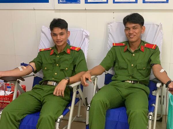 Công an tỉnh Quảng Ngãi: Liên tiếp hiến máu cấp cứu 02 bệnh nhân trong một ngày