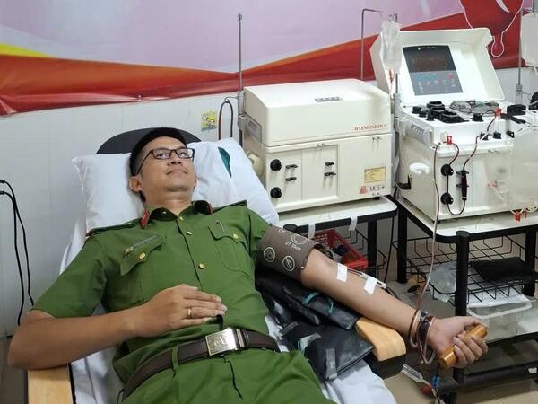 Cán bộ Phòng Cảnh sát cơ động kịp thời hiến máu cứu người