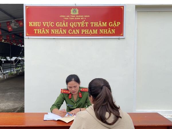Trại tạm giam số 2 tăng cường tuyên truyền, phổ biến pháp luật cho người bị tạm giữ, tạm giam và thân nhân