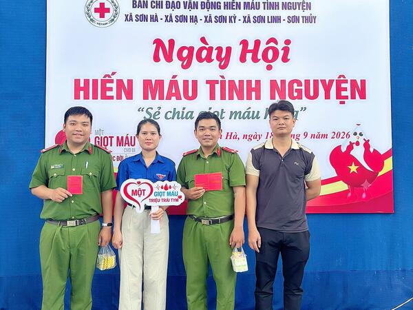Công an xã Sơn Hạ trao giọt máu hồng, lan tỏa nghĩa tình vì cộng đồng