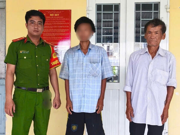 Công an phường Trà Câu nhanh chóng xác minh, hỗ trợ đưa người đi lạc trở về với gia đình